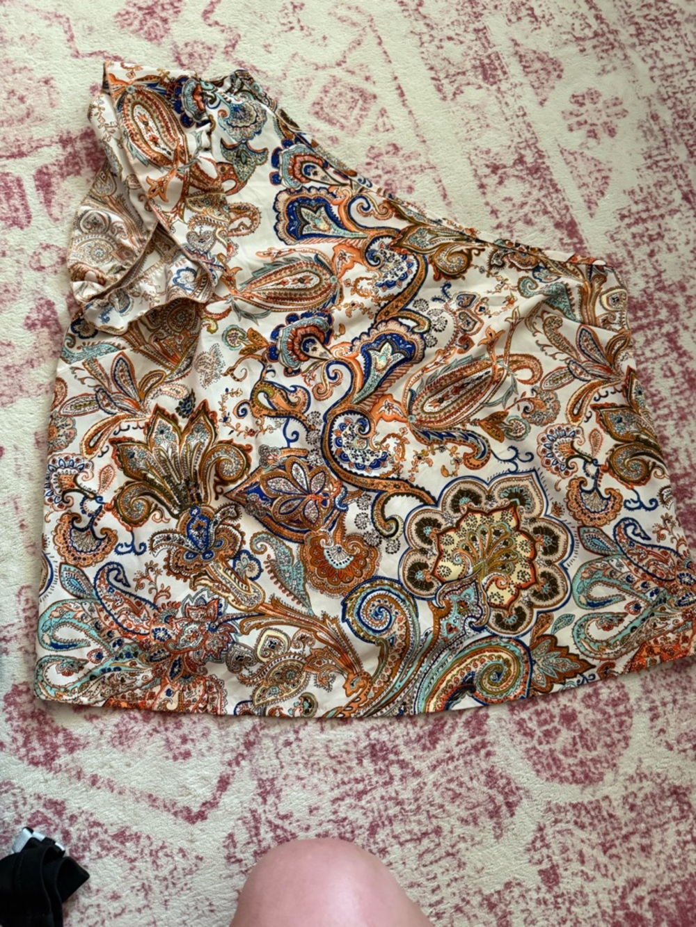 SHEIN Cream Paisley One-Shoulder Top with Multicolor Print